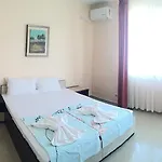 Sani Village Vila *