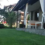 Sani Village Vila *