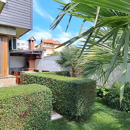 Sani Village Vilă *